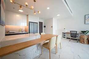 Empire City View Luxury Apartment