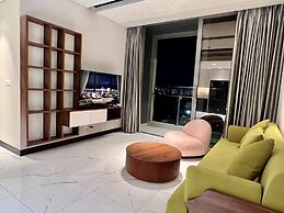 Empire City View Luxury Apartment