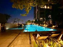 Empire City View Luxury Apartment