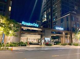 Empire City View Luxury Apartment