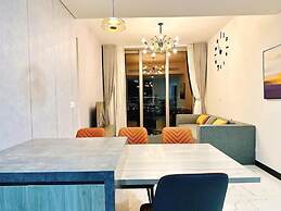 Empire City View Luxury Apartment