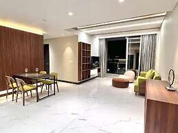 Empire City View Luxury Apartment