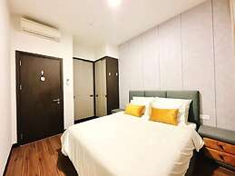 Empire City View Luxury Apartment