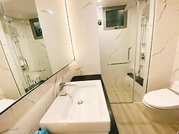 Empire City View Luxury Apartment