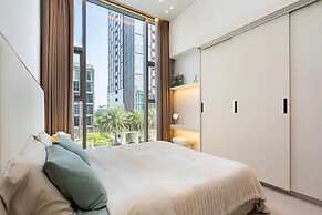 Empire City View Luxury Apartment