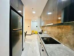 Empire City View Luxury Apartment