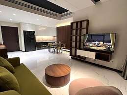 Empire City View Luxury Apartment