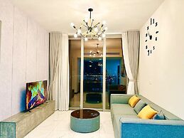 Empire City View Luxury Apartment