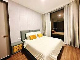 Empire City View Luxury Apartment