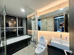 Empire City View Luxury Apartment