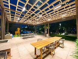 Empire City View Luxury Apartment