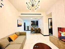 Empire City View Luxury Apartment