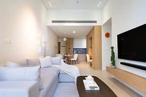 Empire City View Luxury Apartment