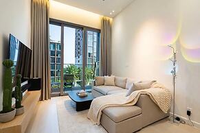 Empire City View Luxury Apartment