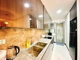 Empire City View Luxury Apartment