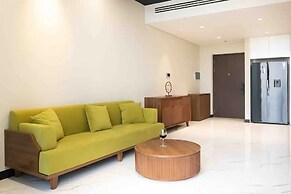 Empire City View Luxury Apartment