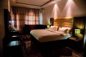 Royality Hill Apartment and Suites