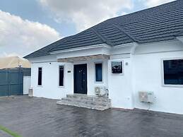Royality Hill Apartment and Suites