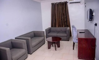 Royality Hill Apartment and Suites