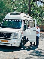 Bandhavgarh Tiger Resort