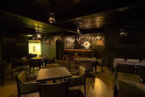 THE LOTUS HOTEL VISAKKA