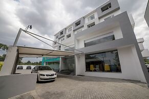 THE LOTUS HOTEL VISAKKA
