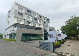 THE LOTUS HOTEL VISAKKA