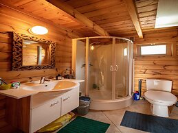 Cozy Holiday Home With a View of the Green Valley