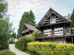 Cozy Holiday Home With a View of the Green Valley