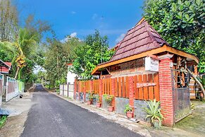 OYO 94377 Maryam Homestay Syariah 2