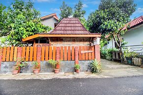 OYO 94377 Maryam Homestay Syariah 2