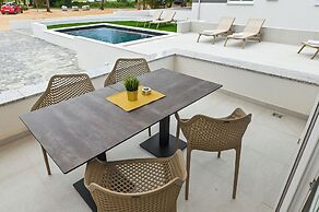 Apartments Break with Pool