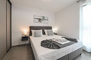 Apartments Break with Pool