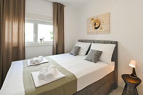 Apartments Break with Pool