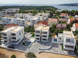 Apartments Break with Pool