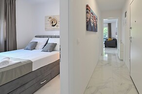 Apartments Break with Pool