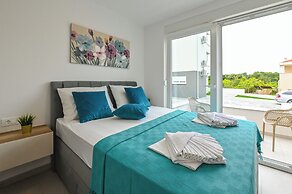 Apartments Break with Pool