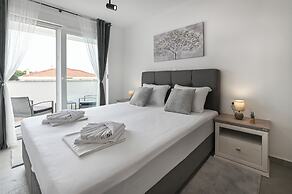 Apartments Break with Pool