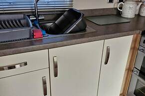 3-bed Caravan - Sleeps 8 - Pet Friendly - Pool