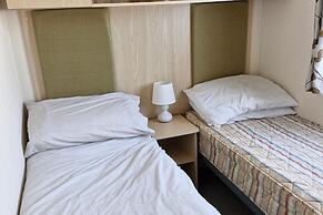 3-bed Caravan - Sleeps 8 - Pet Friendly - Pool