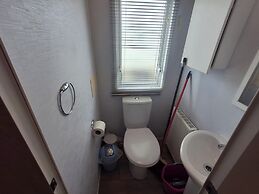 3-bed Caravan - Sleeps 8 - Pool