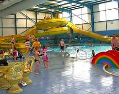 3-bed Caravan - Sleeps 8 - Pet Friendly - Pool