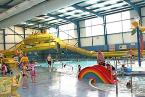 3-bed Caravan - Sleeps 8 - Pet Friendly - Pool