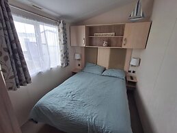 3-bed Caravan - Sleeps 8 - Pool