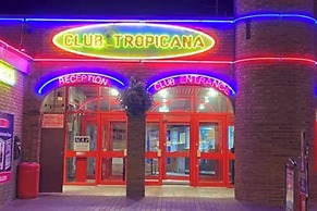 3-bed Caravan - Sleeps 8 - Pet Friendly - Pool