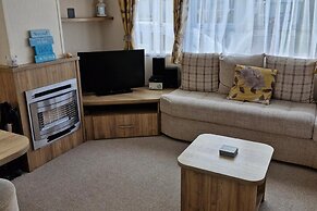 3-bed Caravan - Sleeps 8 - Pet Friendly - Pool
