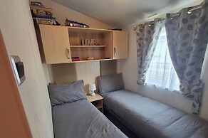 3-bed Caravan - Sleeps 8 - Pool