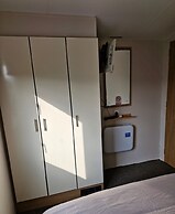 Meadow View 3-bed Caravan - Sleeps 8 - Petfriendly