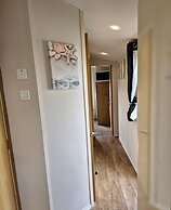 Meadow View 3-bed Caravan - Sleeps 8 - Petfriendly