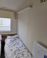 Meadow View 3-bed Caravan - Sleeps 8 - Petfriendly